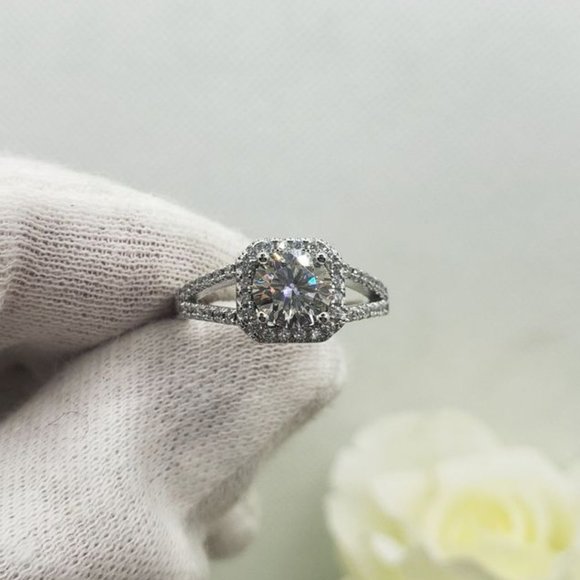 1 Carat Moissanite Ring with 925 Sterling Silver Band, D-FL - Picture 5 of 11